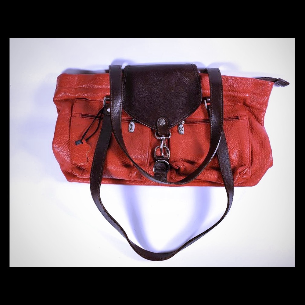 Beautiful Italian leather purse by Valentina.